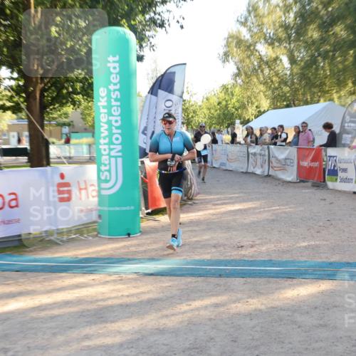 07.09.2025 - 19. Norderstedt Triathlon Luisa Fischer http://msf.ph/oto/8743335 07.09.2025 17:06:00 Ziel 887, 1108, 1409 meine-sportfotos.de