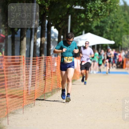 07.09.2025 - 19. Norderstedt Triathlon Michael Strokosch http://msf.ph/oto/8743345 07.09.2025 11:56:37 Laufen 1210 meine-sportfotos.de