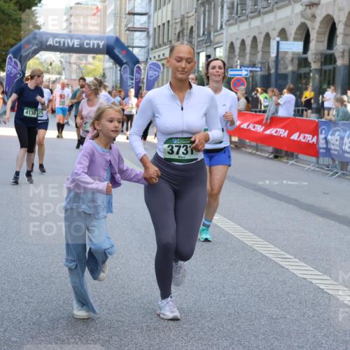 07.09.2025 - BARMER Alsterlauf Strokosch-Dieckow http://msf.ph/oto/8743353 07.09.2025 10:17:59 Ziel 2255, 2488, 2571, 2575, 2715, 3021, 3052, 3138, 3139, 3478, 3993, 4293, 4343, 4661, 5403, 5405, 8021 meine-sportfotos.de