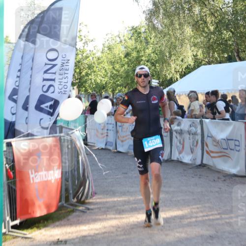 07.09.2025 - 19. Norderstedt Triathlon Luisa Fischer http://msf.ph/oto/8743361 07.09.2025 17:06:03 Ziel 1108, 1409 meine-sportfotos.de