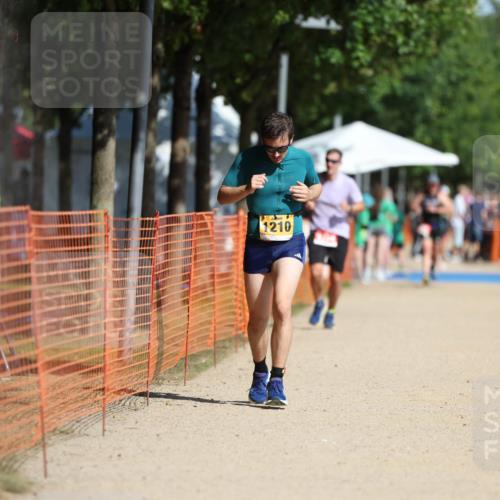07.09.2025 - 19. Norderstedt Triathlon Michael Strokosch http://msf.ph/oto/8743374 07.09.2025 11:56:38 Laufen 1210 meine-sportfotos.de