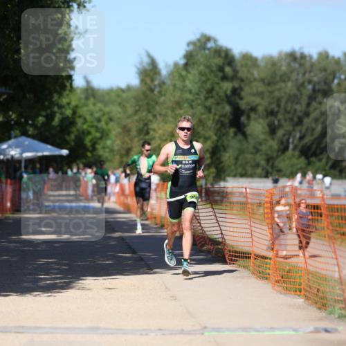 07.09.2025 - 19. Norderstedt Triathlon Michael Strokosch http://msf.ph/oto/8743382 07.09.2025 14:42:24 Laufen 993, 1014 meine-sportfotos.de