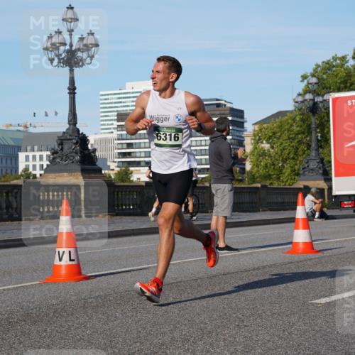 07.09.2025 - BARMER Alsterlauf Yannick Fuchs http://msf.ph/oto/8743383 07.09.2025 09:29:05 Laufen 6316, 1 meine-sportfotos.de
