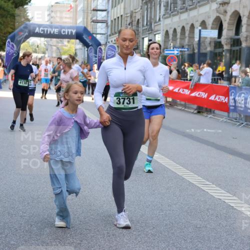 07.09.2025 - BARMER Alsterlauf Strokosch-Dieckow http://msf.ph/oto/8743391 07.09.2025 10:17:59 Ziel 2255, 2488, 2571, 2575, 2715, 3021, 3052, 3138, 3139, 3478, 3993, 4293, 4343, 4661, 5403, 5405, 8021 meine-sportfotos.de