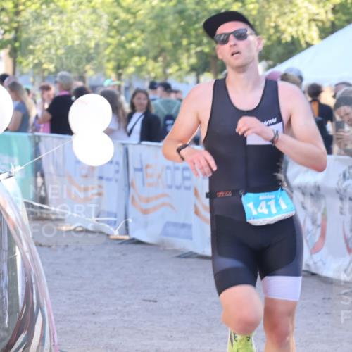 07.09.2025 - 19. Norderstedt Triathlon Luisa Fischer http://msf.ph/oto/8743406 07.09.2025 17:06:29 Ziel 1411 meine-sportfotos.de