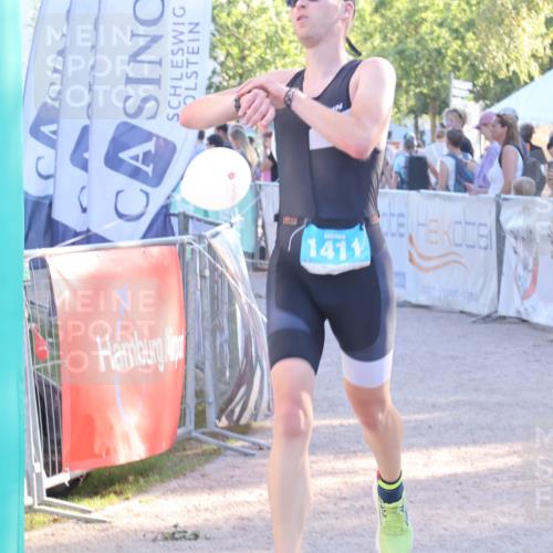 07.09.2025 - 19. Norderstedt Triathlon Luisa Fischer http://msf.ph/oto/8743425 07.09.2025 17:06:30 Ziel 1411 meine-sportfotos.de