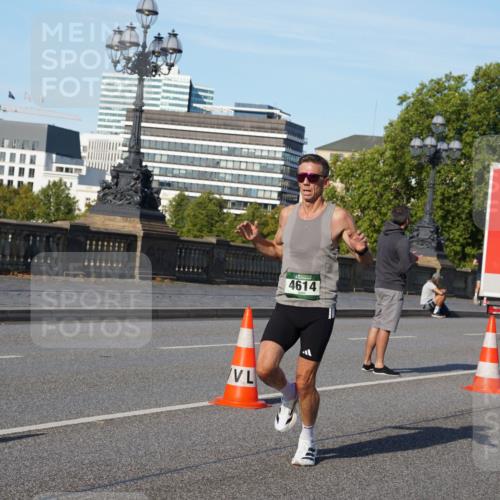 07.09.2025 - BARMER Alsterlauf Yannick Fuchs http://msf.ph/oto/8743427 07.09.2025 09:29:11 Laufen 4614, 1 meine-sportfotos.de