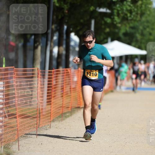 07.09.2025 - 19. Norderstedt Triathlon Michael Strokosch http://msf.ph/oto/8743431 07.09.2025 11:56:39 Laufen 1210, 1274 meine-sportfotos.de