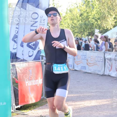 07.09.2025 - 19. Norderstedt Triathlon Luisa Fischer http://msf.ph/oto/8743436 07.09.2025 17:06:30 Ziel 1411 meine-sportfotos.de