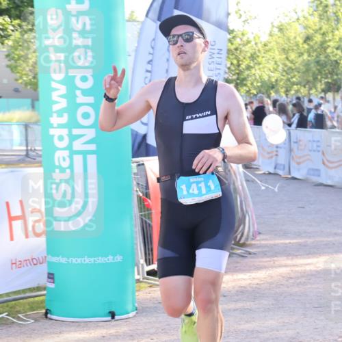 07.09.2025 - 19. Norderstedt Triathlon Luisa Fischer http://msf.ph/oto/8743443 07.09.2025 17:06:31 Ziel 1411 meine-sportfotos.de