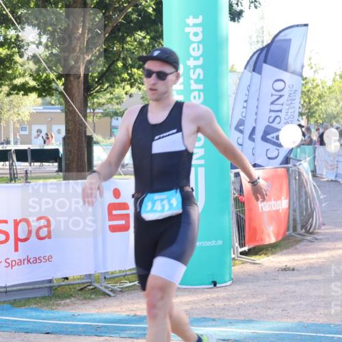 07.09.2025 - 19. Norderstedt Triathlon Luisa Fischer http://msf.ph/oto/8743451 07.09.2025 17:06:31 Ziel 1411 meine-sportfotos.de