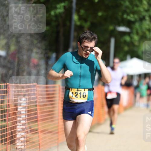 07.09.2025 - 19. Norderstedt Triathlon Michael Strokosch http://msf.ph/oto/8743461 07.09.2025 11:56:41 Laufen 1210, 1274 meine-sportfotos.de