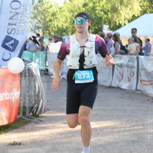 07.09.2025 - 19. Norderstedt Triathlon Luisa Fischer http://msf.ph/oto/8743469 07.09.2025 17:06:39 Ziel 873 meine-sportfotos.de