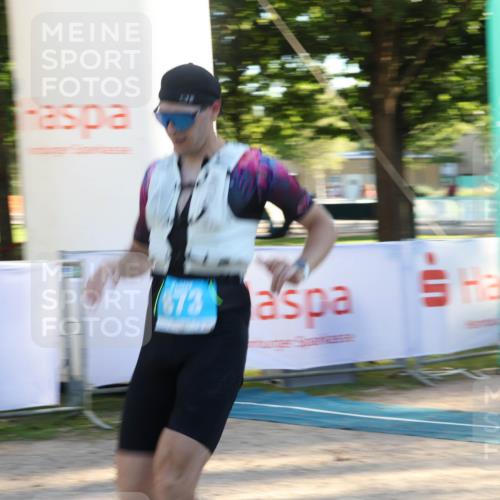 07.09.2025 - 19. Norderstedt Triathlon Luisa Fischer http://msf.ph/oto/8743489 07.09.2025 17:06:40 Ziel 873 meine-sportfotos.de