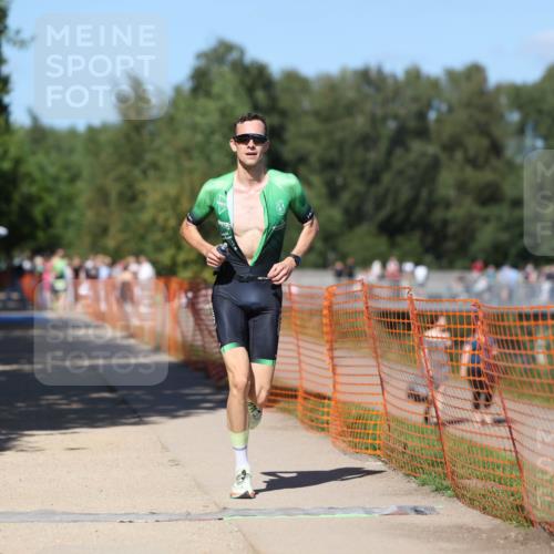 07.09.2025 - 19. Norderstedt Triathlon Michael Strokosch http://msf.ph/oto/8743494 07.09.2025 14:42:30 Laufen 993, 1014, 1015 meine-sportfotos.de