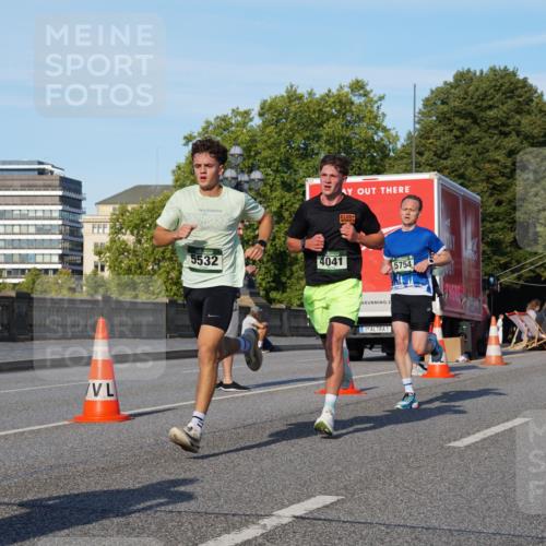 07.09.2025 - BARMER Alsterlauf Yannick Fuchs http://msf.ph/oto/8743500 07.09.2025 09:29:14 Laufen 5532, 4041, 5754, 1 meine-sportfotos.de