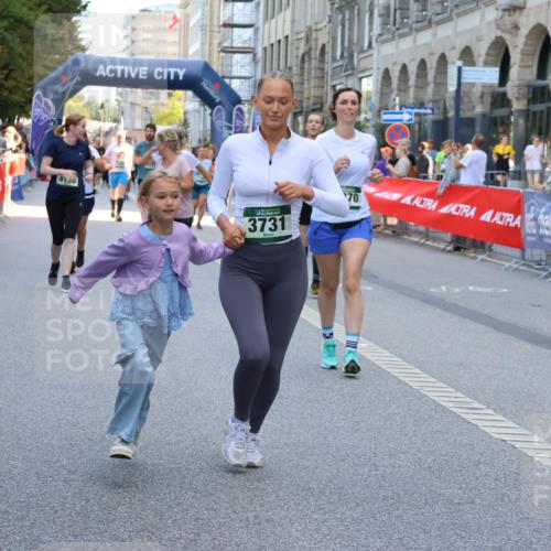 07.09.2025 - BARMER Alsterlauf Strokosch-Dieckow http://msf.ph/oto/8743501 07.09.2025 10:17:58 Ziel 2255, 2488, 2571, 2575, 2715, 3021, 3052, 3138, 3139, 3478, 3993, 4009, 4293, 4322, 4343, 4661, 5403, 5405, 8214 meine-sportfotos.de