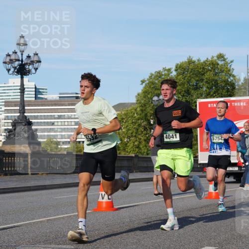 07.09.2025 - BARMER Alsterlauf Yannick Fuchs http://msf.ph/oto/8743530 07.09.2025 09:29:14 Laufen 5532, 4041, 5754 meine-sportfotos.de