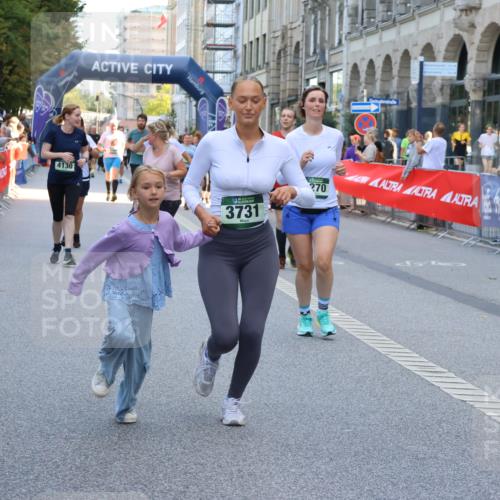 07.09.2025 - BARMER Alsterlauf Strokosch-Dieckow http://msf.ph/oto/8743542 07.09.2025 10:17:58 Ziel 2255, 2488, 2571, 2575, 2715, 3021, 3052, 3138, 3139, 3478, 3993, 4009, 4293, 4322, 4343, 4661, 5403, 5405, 8214 meine-sportfotos.de