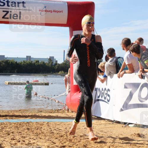 07.09.2025 - 19. Norderstedt Triathlon Luisa Fischer http://msf.ph/oto/8743550 07.09.2025 10:21:45 Schwimmen 645 meine-sportfotos.de