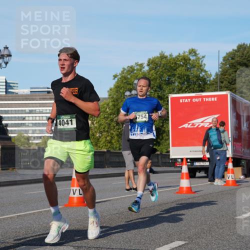 07.09.2025 - BARMER Alsterlauf Yannick Fuchs http://msf.ph/oto/8743567 07.09.2025 09:29:14 Laufen 4041, 5754, 4685 meine-sportfotos.de