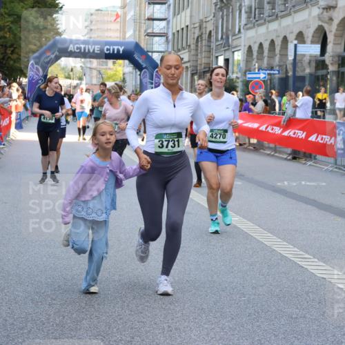 07.09.2025 - BARMER Alsterlauf Strokosch-Dieckow http://msf.ph/oto/8743585 07.09.2025 10:17:58 Ziel 2255, 2488, 2571, 2575, 2715, 3021, 3052, 3138, 3139, 3478, 3993, 4009, 4293, 4322, 4343, 4661, 5403, 5405, 8214 meine-sportfotos.de