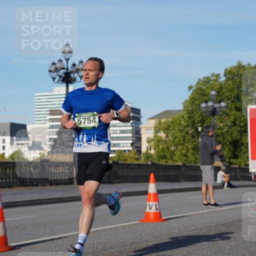 07.09.2025 - BARMER Alsterlauf Yannick Fuchs http://msf.ph/oto/8743595 07.09.2025 09:29:15 Laufen 1415, 5754 meine-sportfotos.de