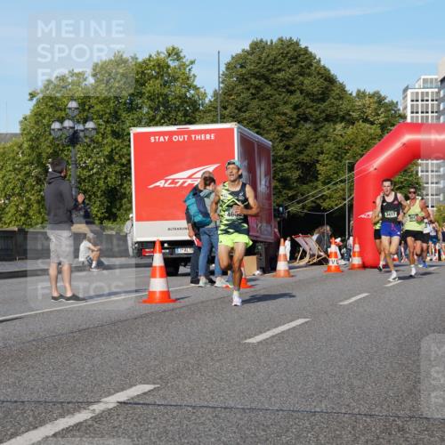 07.09.2025 - BARMER Alsterlauf Yannick Fuchs http://msf.ph/oto/8743619 07.09.2025 09:29:16 Laufen 460, 3417, 201, 2529 meine-sportfotos.de