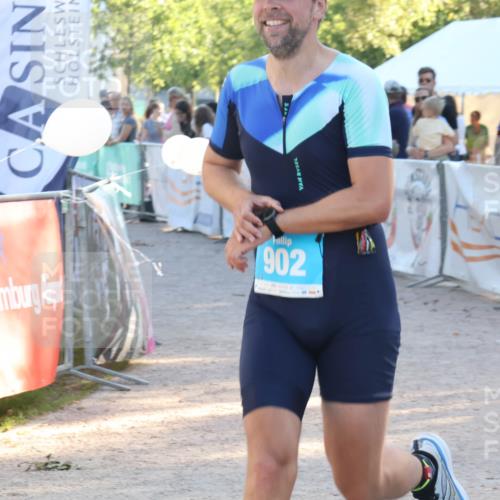 07.09.2025 - 19. Norderstedt Triathlon Luisa Fischer http://msf.ph/oto/8743649 07.09.2025 17:07:48 Ziel 870, 902 meine-sportfotos.de