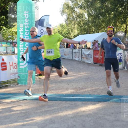 07.09.2025 - 19. Norderstedt Triathlon Luisa Fischer http://msf.ph/oto/8743765 07.09.2025 17:09:05 Ziel 947 meine-sportfotos.de