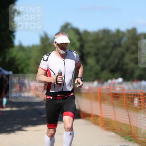 07.09.2025 - 19. Norderstedt Triathlon Michael Strokosch http://msf.ph/oto/8743834 07.09.2025 14:43:31 Laufen 422, 972, 994, 1001, 1467 meine-sportfotos.de