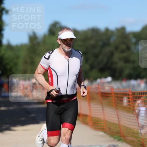 07.09.2025 - 19. Norderstedt Triathlon Michael Strokosch http://msf.ph/oto/8743845 07.09.2025 14:43:31 Laufen 422, 972, 994, 1001, 1467 meine-sportfotos.de