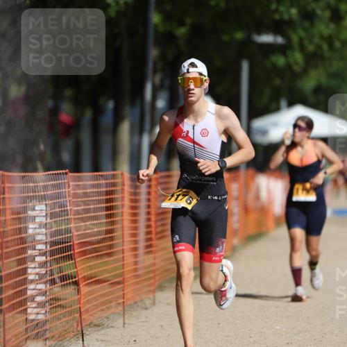 07.09.2025 - 19. Norderstedt Triathlon Michael Strokosch http://msf.ph/oto/8743852 07.09.2025 11:57:01 Laufen 1176, 1195 meine-sportfotos.de