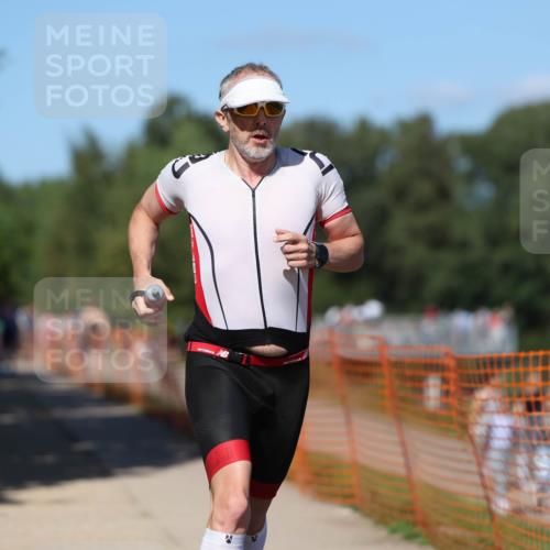 07.09.2025 - 19. Norderstedt Triathlon Michael Strokosch http://msf.ph/oto/8743859 07.09.2025 14:43:31 Laufen 422, 972, 994, 1001, 1467 meine-sportfotos.de