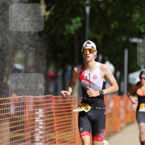 07.09.2025 - 19. Norderstedt Triathlon Michael Strokosch http://msf.ph/oto/8743873 07.09.2025 11:57:02 Laufen 1176, 1195 meine-sportfotos.de
