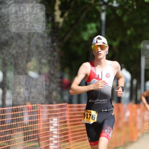 07.09.2025 - 19. Norderstedt Triathlon Michael Strokosch http://msf.ph/oto/8743883 07.09.2025 11:57:02 Laufen 1176, 1195 meine-sportfotos.de