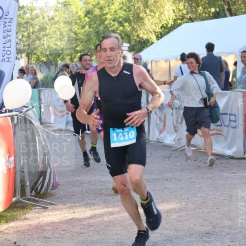 07.09.2025 - 19. Norderstedt Triathlon Luisa Fischer http://msf.ph/oto/8743900 07.09.2025 17:11:03 Ziel 408, 945, 1410 meine-sportfotos.de