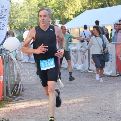 07.09.2025 - 19. Norderstedt Triathlon Luisa Fischer http://msf.ph/oto/8743905 07.09.2025 17:11:04 Ziel 408, 945, 1410 meine-sportfotos.de