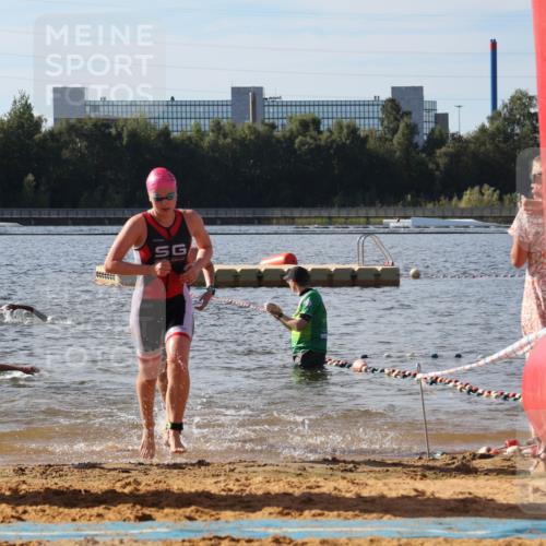 07.09.2025 - 19. Norderstedt Triathlon Luisa Fischer http://msf.ph/oto/8743937 07.09.2025 10:22:45 Schwimmen 109, 131, 638, 663, 670, 680, 684, 691 meine-sportfotos.de