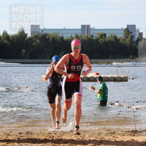 07.09.2025 - 19. Norderstedt Triathlon Luisa Fischer http://msf.ph/oto/8743946 07.09.2025 10:22:46 Schwimmen 109, 131, 638, 663, 670, 680, 684, 691 meine-sportfotos.de