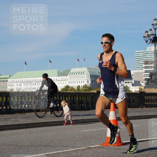 07.09.2025 - BARMER Alsterlauf Yannick Fuchs http://msf.ph/oto/8744017 07.09.2025 09:29:29 Laufen 66, 65 meine-sportfotos.de