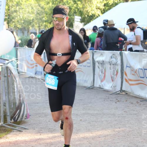 07.09.2025 - 19. Norderstedt Triathlon Luisa Fischer http://msf.ph/oto/8744067 07.09.2025 17:11:44 Ziel 866 meine-sportfotos.de