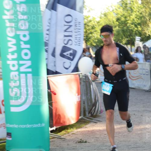 07.09.2025 - 19. Norderstedt Triathlon Luisa Fischer http://msf.ph/oto/8744076 07.09.2025 17:11:44 Ziel 866 meine-sportfotos.de