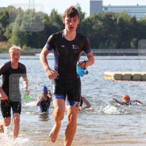 07.09.2025 - 19. Norderstedt Triathlon Luisa Fischer http://msf.ph/oto/8744078 07.09.2025 10:23:00 Schwimmen 58, 93, 109, 118, 638 meine-sportfotos.de