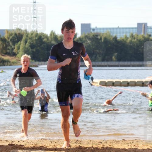 07.09.2025 - 19. Norderstedt Triathlon Luisa Fischer http://msf.ph/oto/8744083 07.09.2025 10:23:00 Schwimmen 58, 93, 109, 118, 638 meine-sportfotos.de