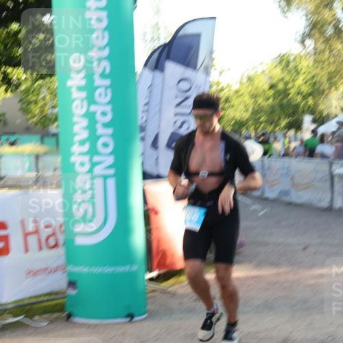 07.09.2025 - 19. Norderstedt Triathlon Luisa Fischer http://msf.ph/oto/8744088 07.09.2025 17:11:45 Ziel 866 meine-sportfotos.de