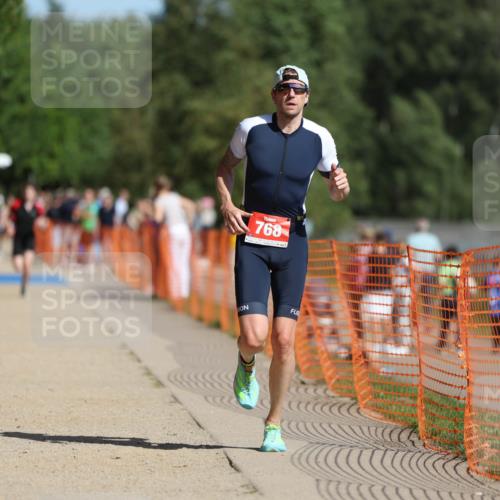 07.09.2025 - 19. Norderstedt Triathlon Michael Strokosch http://msf.ph/oto/8744089 07.09.2025 11:57:11 Laufen 768 meine-sportfotos.de
