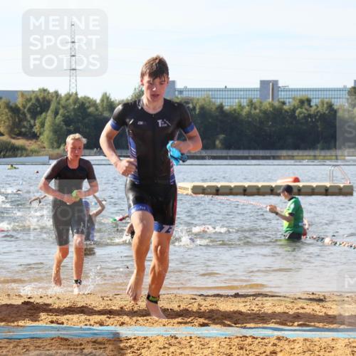 07.09.2025 - 19. Norderstedt Triathlon Luisa Fischer http://msf.ph/oto/8744091 07.09.2025 10:23:01 Schwimmen 58, 93, 118, 638 meine-sportfotos.de