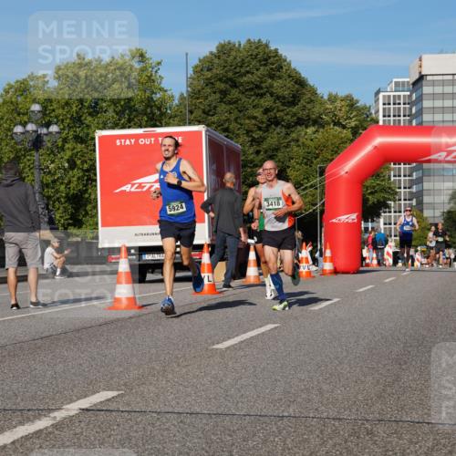 07.09.2025 - BARMER Alsterlauf Yannick Fuchs http://msf.ph/oto/8744097 07.09.2025 09:29:39 Laufen 5924, 3418 meine-sportfotos.de