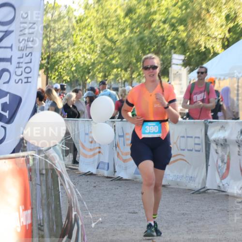 07.09.2025 - 19. Norderstedt Triathlon Luisa Fischer http://msf.ph/oto/8744112 07.09.2025 17:12:04 Ziel  meine-sportfotos.de